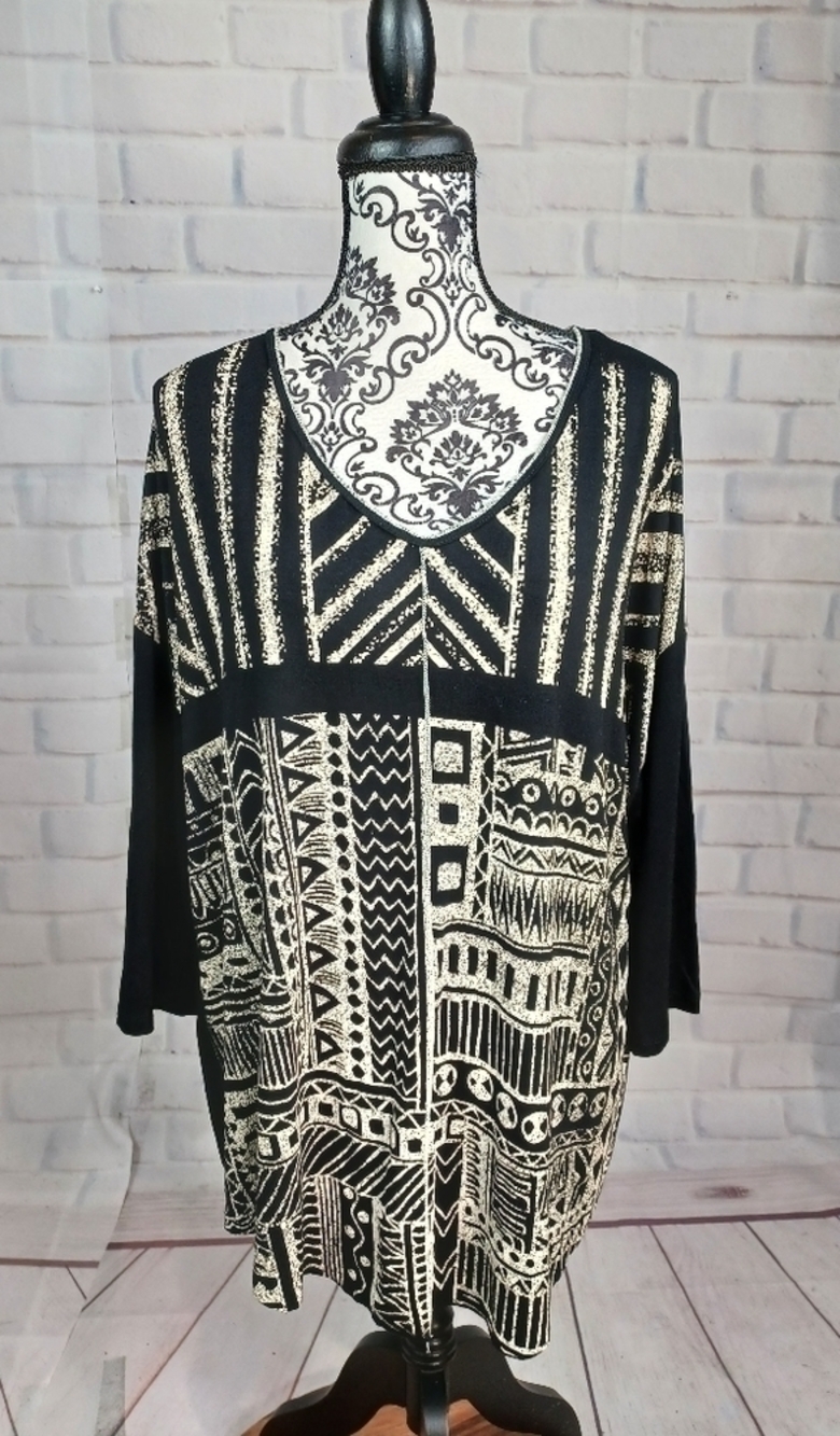 Edista women's long sleeve geometric print top raw hem split back size 2x b17